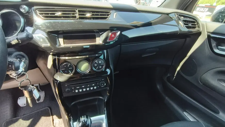 CITROEN DS3 -