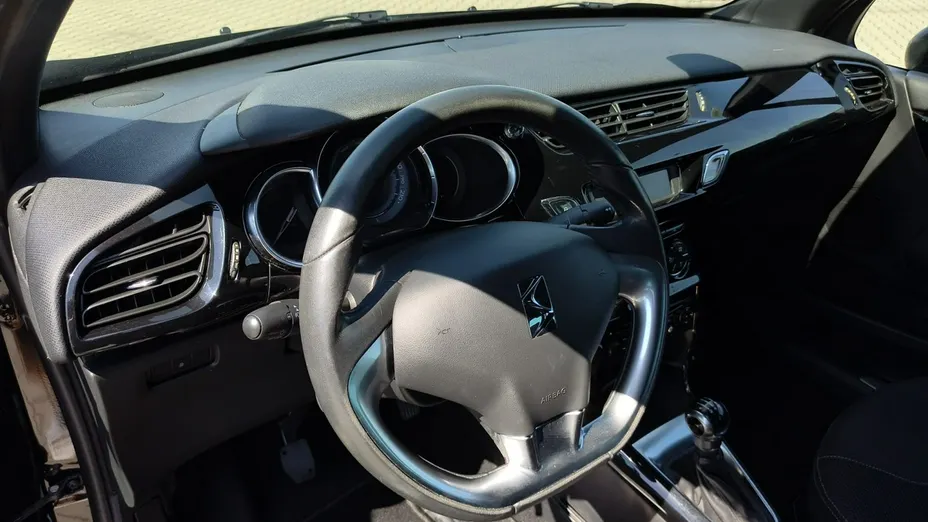 CITROEN DS3 -