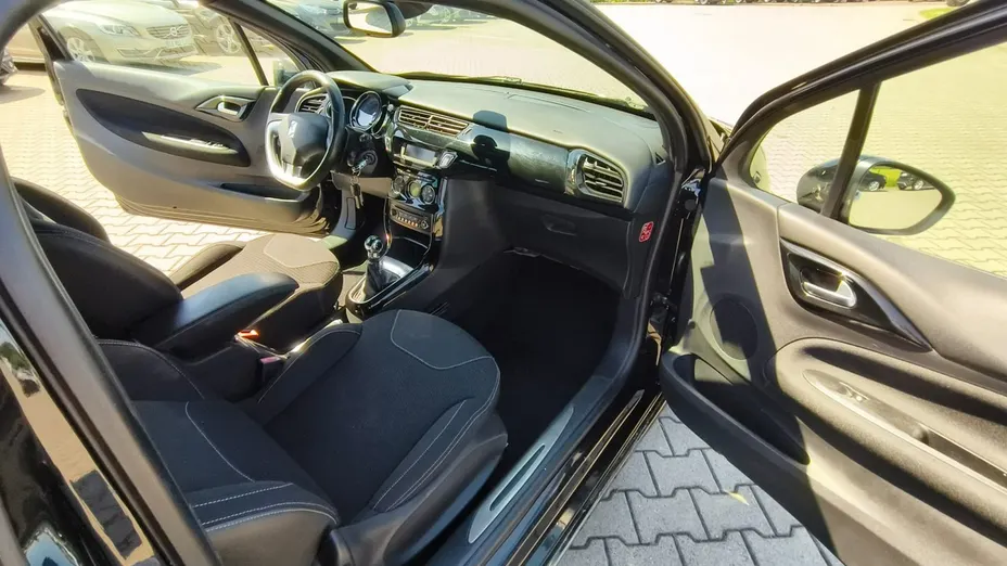 CITROEN DS3 -