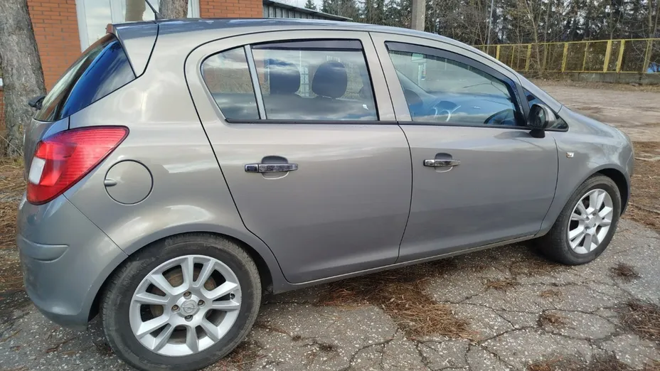 OPEL Corsa -