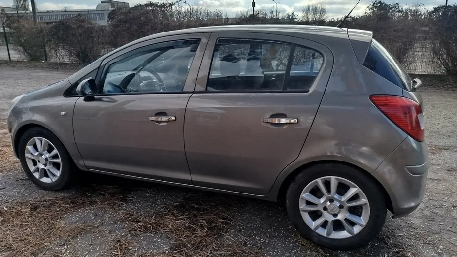 OPEL Corsa -