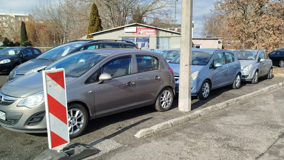 OPEL Corsa -