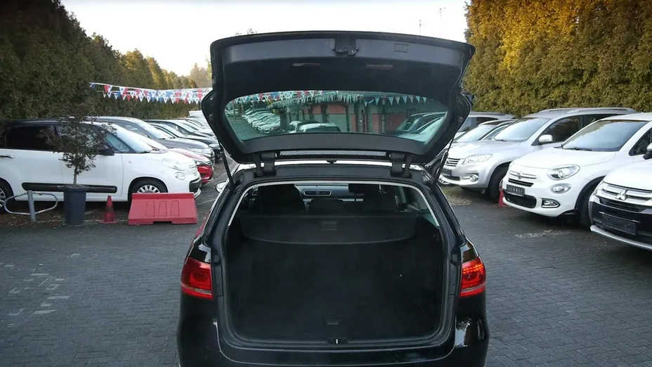 VOLKSWAGEN Passat -