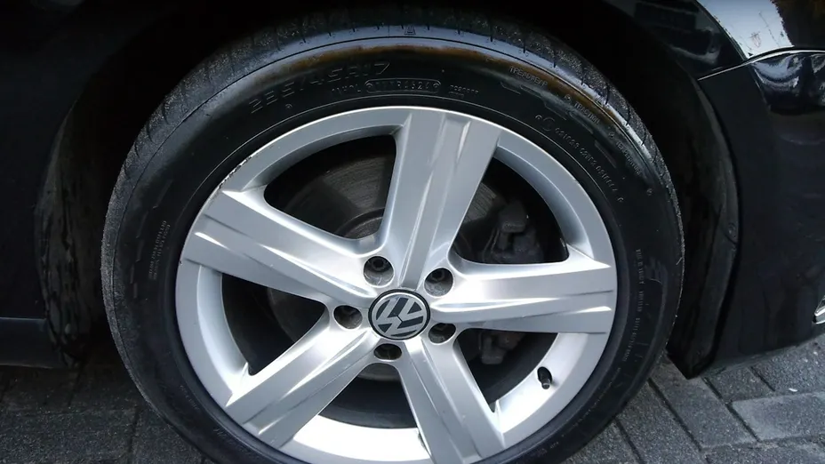 VOLKSWAGEN Passat -