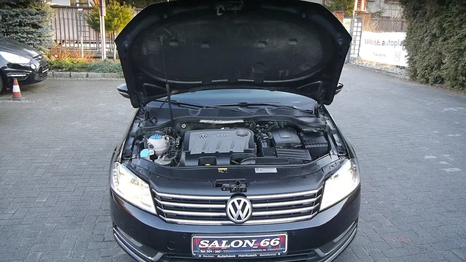 VOLKSWAGEN Passat -