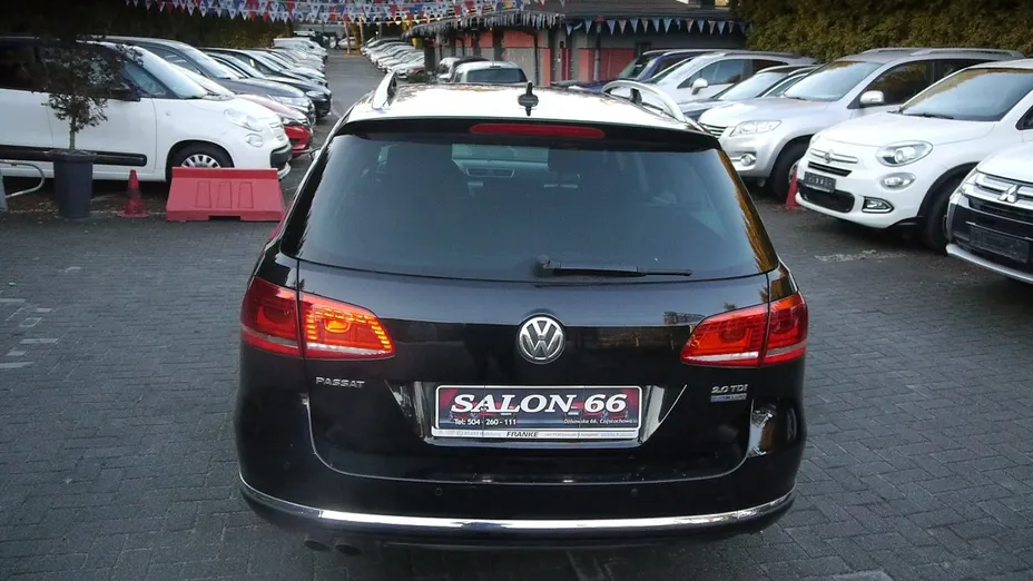 VOLKSWAGEN Passat -