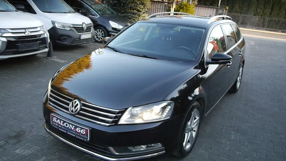 VOLKSWAGEN Passat -