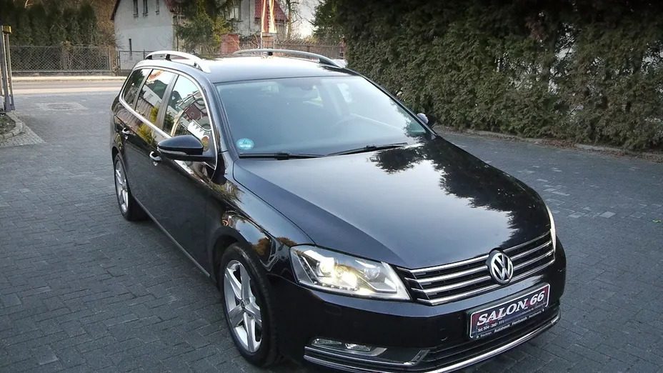VOLKSWAGEN Passat -