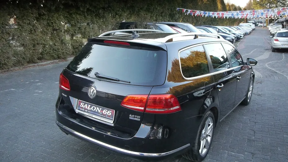 VOLKSWAGEN Passat -