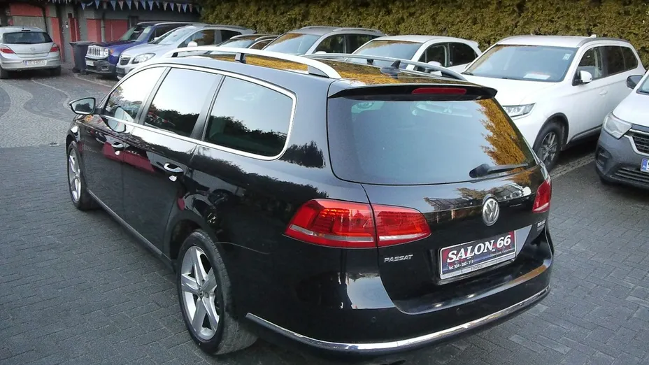 VOLKSWAGEN Passat -