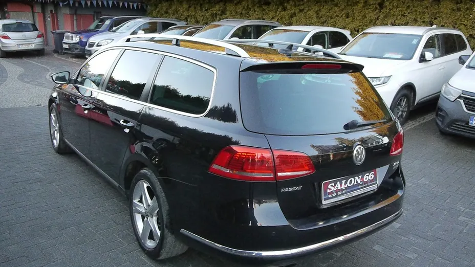 VOLKSWAGEN Passat -