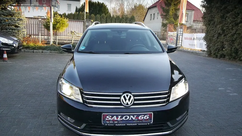 VOLKSWAGEN Passat -