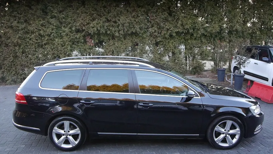 VOLKSWAGEN Passat -