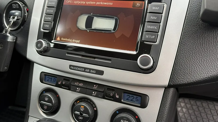 VOLKSWAGEN Passat -