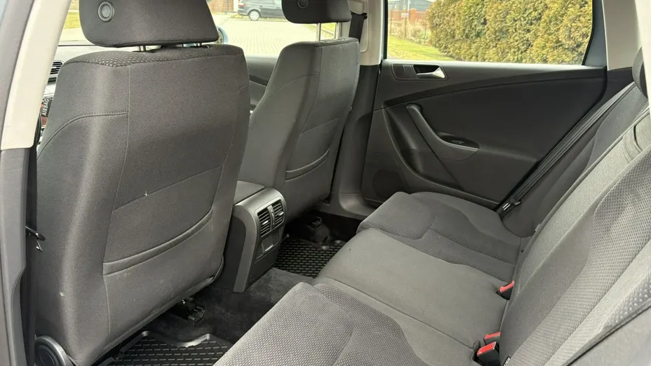 VOLKSWAGEN Passat -