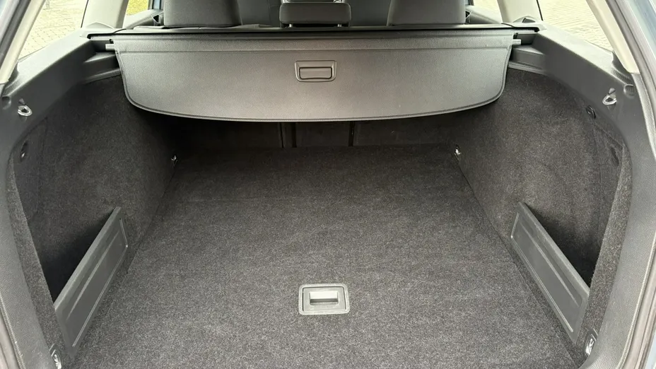 VOLKSWAGEN Passat -