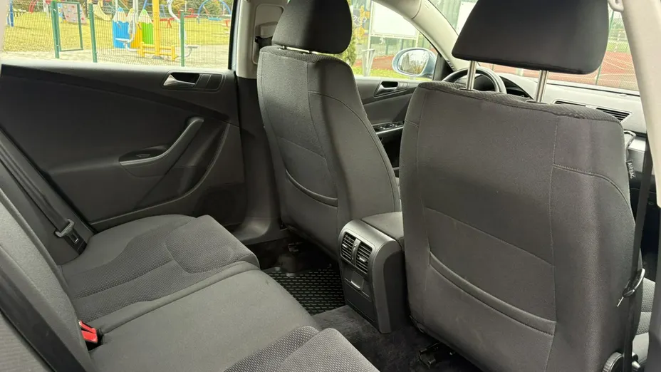 VOLKSWAGEN Passat -
