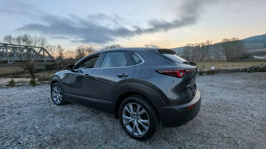 MAZDA CX-30 -
