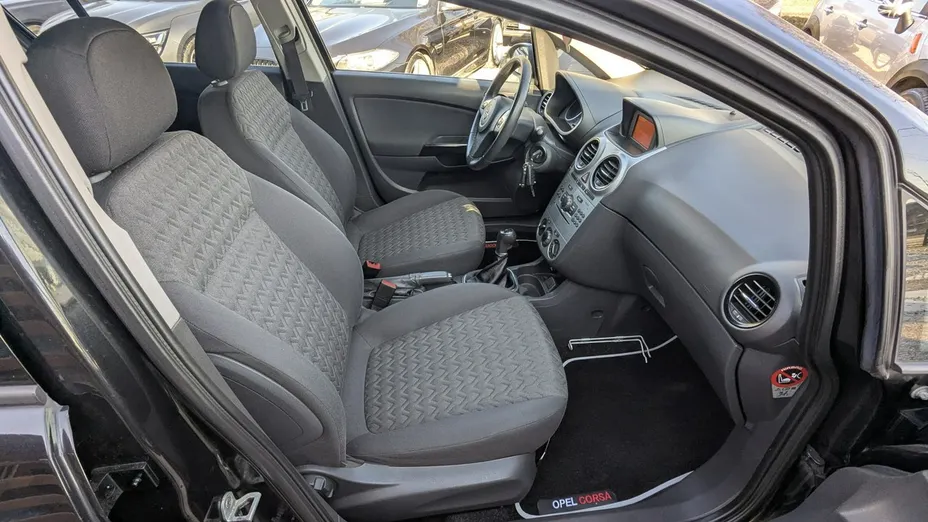 OPEL Corsa -