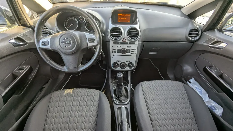 OPEL Corsa -