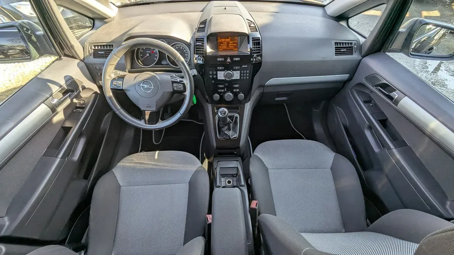 OPEL Zafira -