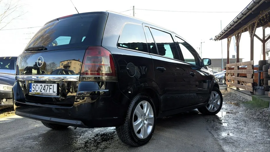 OPEL Zafira -