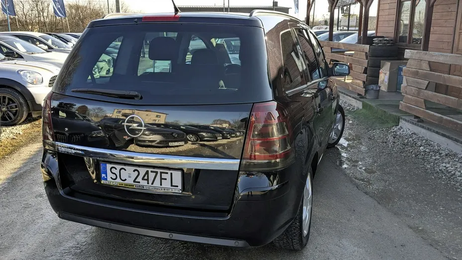 OPEL Zafira -