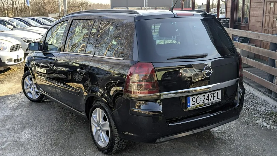 OPEL Zafira -