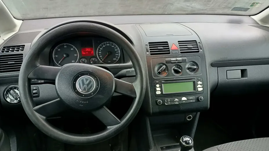 VOLKSWAGEN Touran -