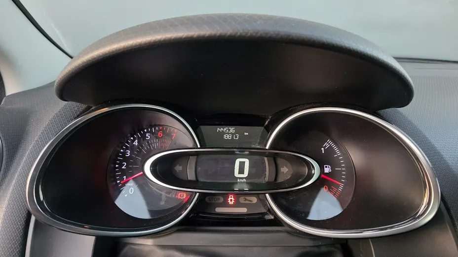 RENAULT Clio -