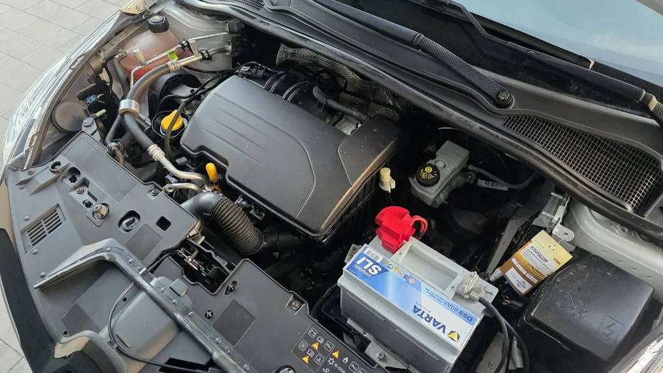 RENAULT Clio -