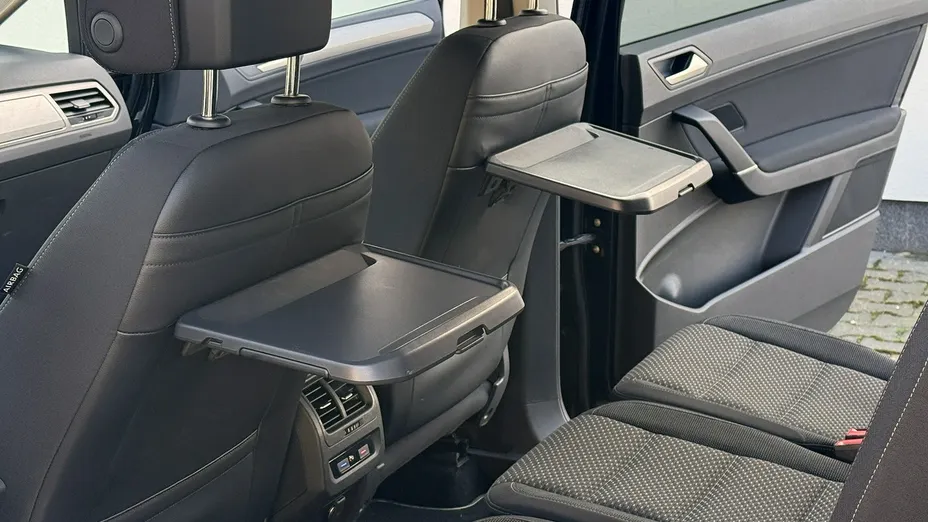 VOLKSWAGEN Touran -