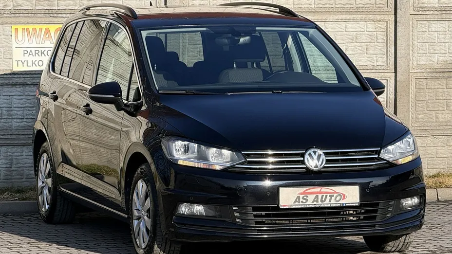 VOLKSWAGEN Touran -