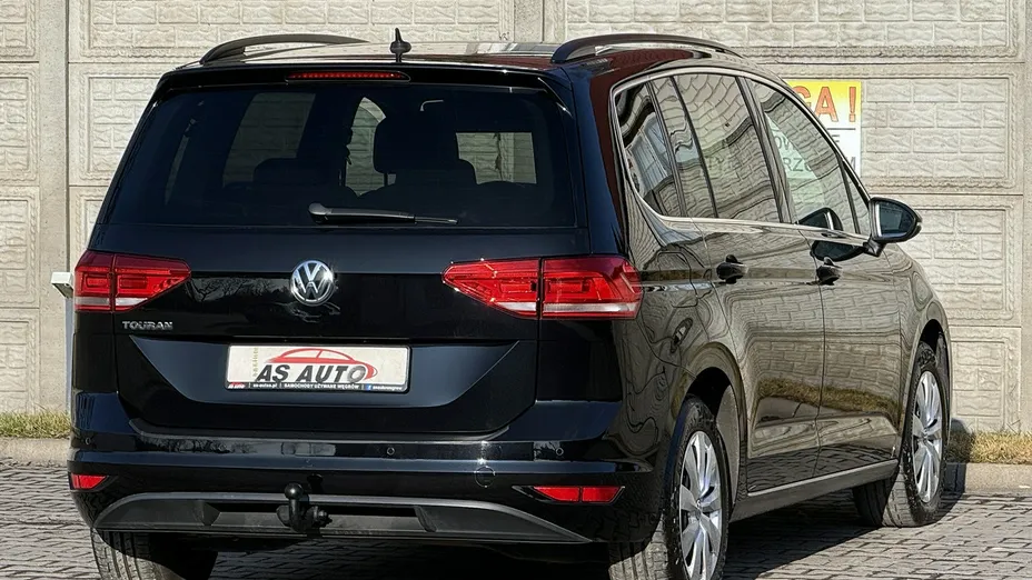 VOLKSWAGEN Touran -