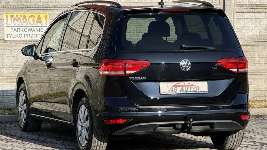 VOLKSWAGEN Touran -