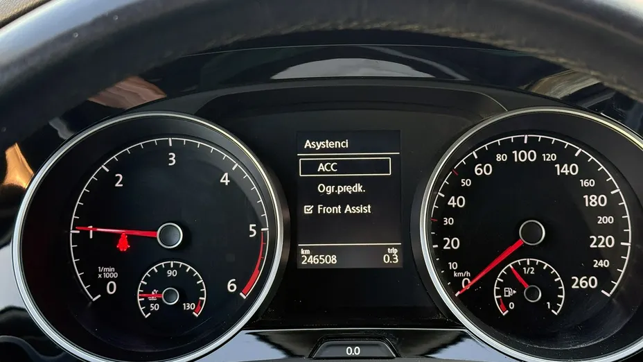 VOLKSWAGEN Touran -
