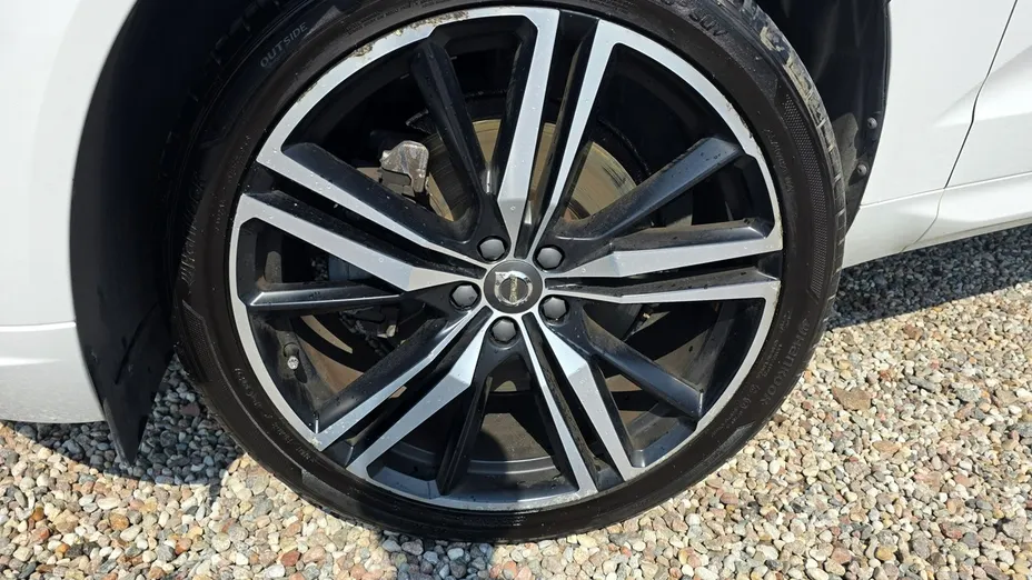 VOLVO XC60 -