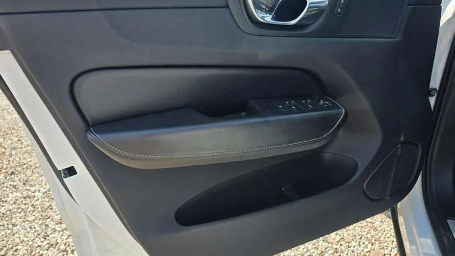 VOLVO XC60 -
