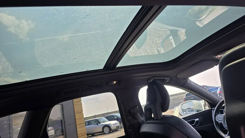 VOLVO XC60 -