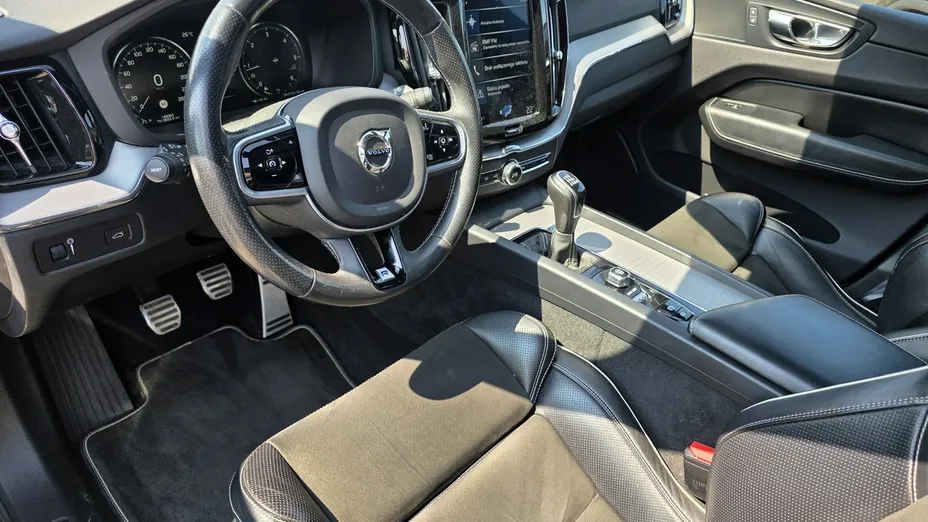 VOLVO XC60 -