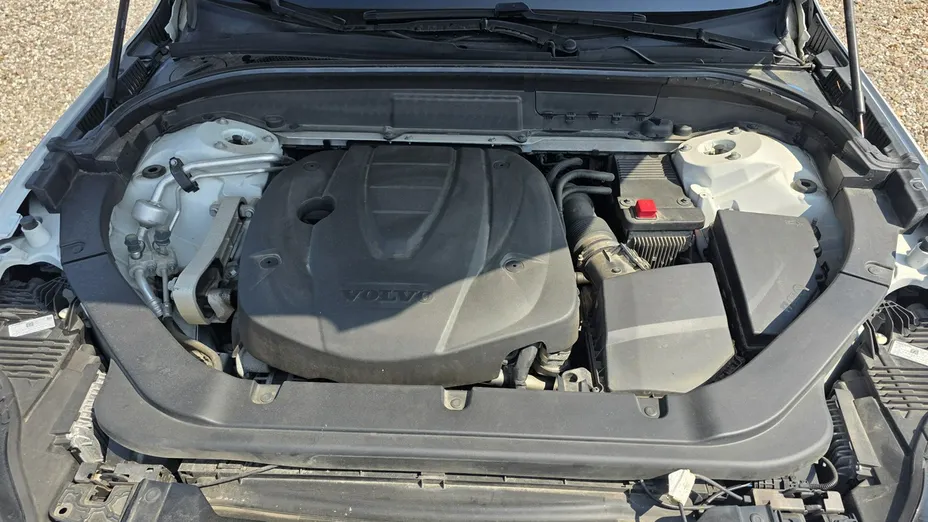VOLVO XC60 -
