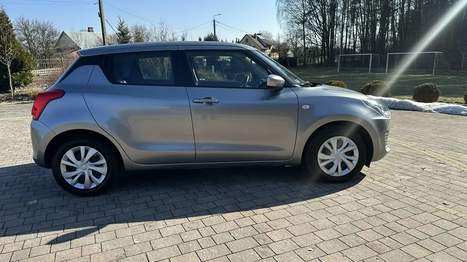 SUZUKI Swift -