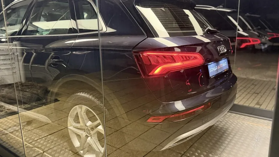AUDI Q5 -
