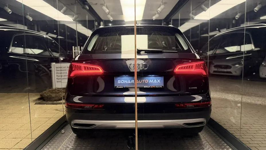 AUDI Q5 -