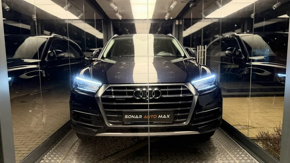 AUDI Q5 -