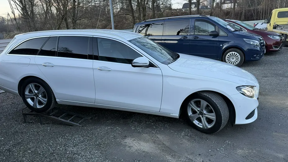 MERCEDES-BENZ E Klasa -