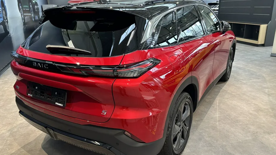 BAIC Beijing 5 -