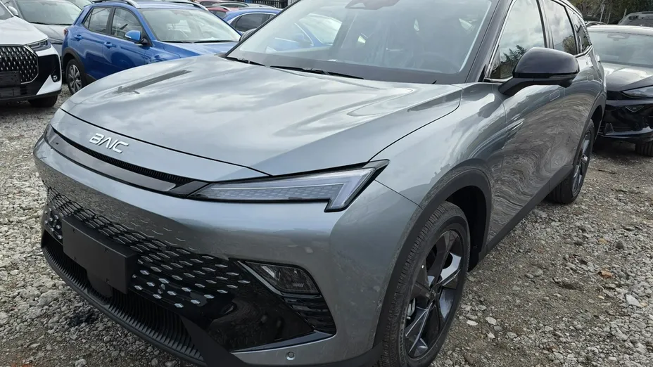 BAIC Beijing 5 -