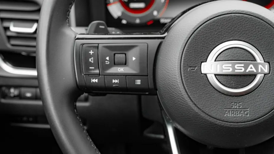 NISSAN Qashqai -