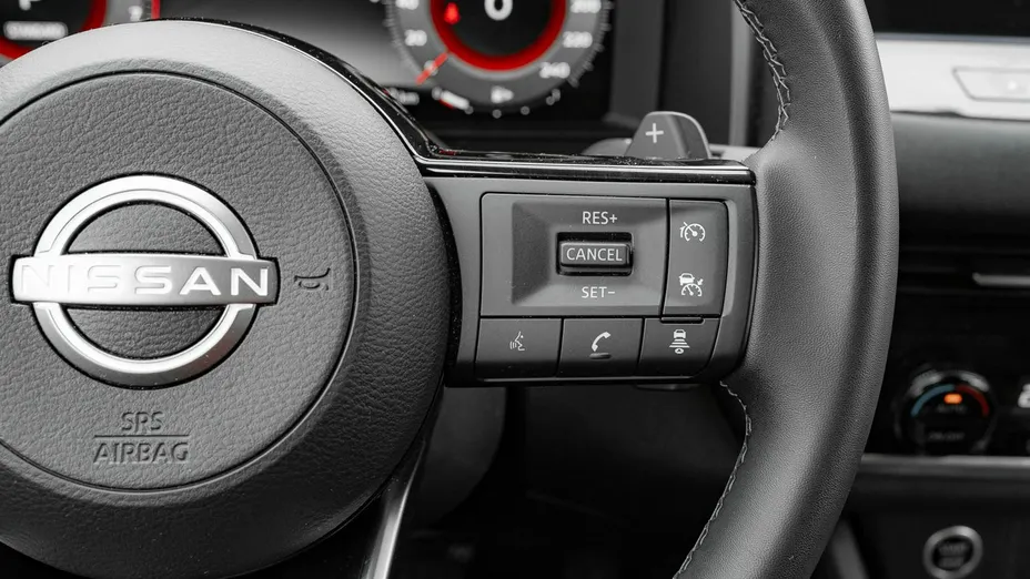 NISSAN Qashqai -